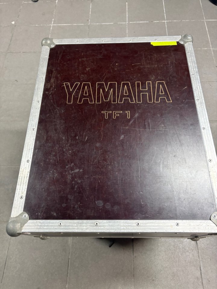 Yamaha TF1 de segunda mano · Foto 7 de 10 · Cáceres · 1700 €