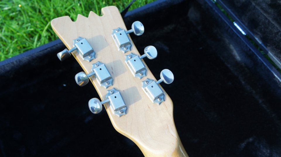 Mosrite Ventures  blue electric v65 Made in USA