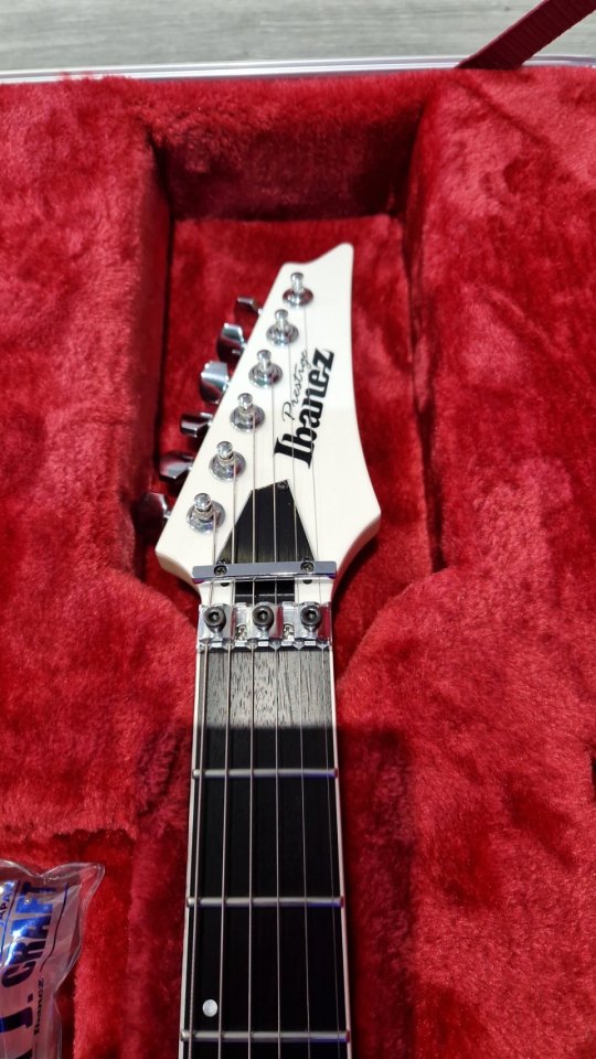 Ibanez RG5320 de segunda mano · Foto 1 de 6 · Navarra · 1699 €