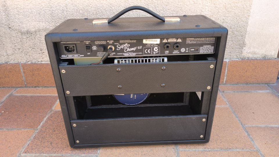FENDER SUPER CHAMP X2 de segunda mano · Foto 2 de 2 · Segovia · 250 €