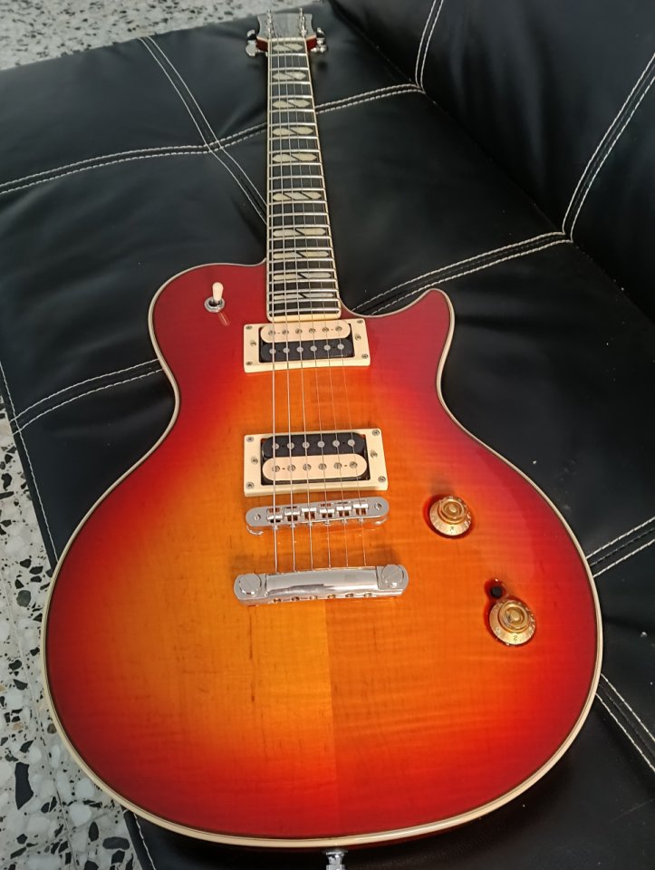 Godin Summit Classic Supreme Limited