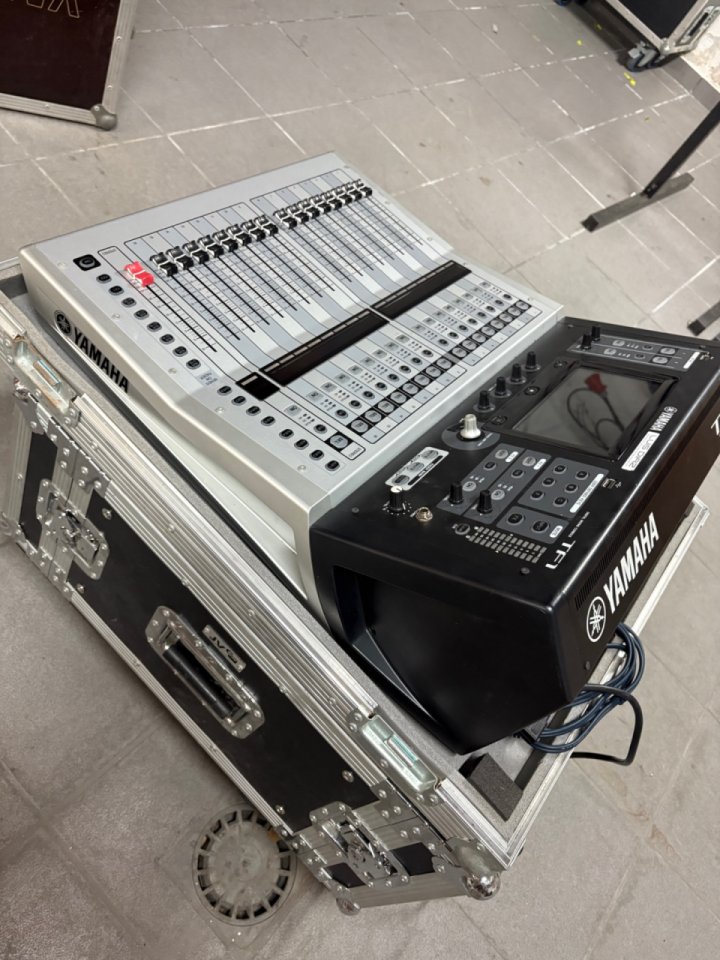 Yamaha TF1 de segunda mano · Foto 9 de 10 · Cáceres · 1700 €