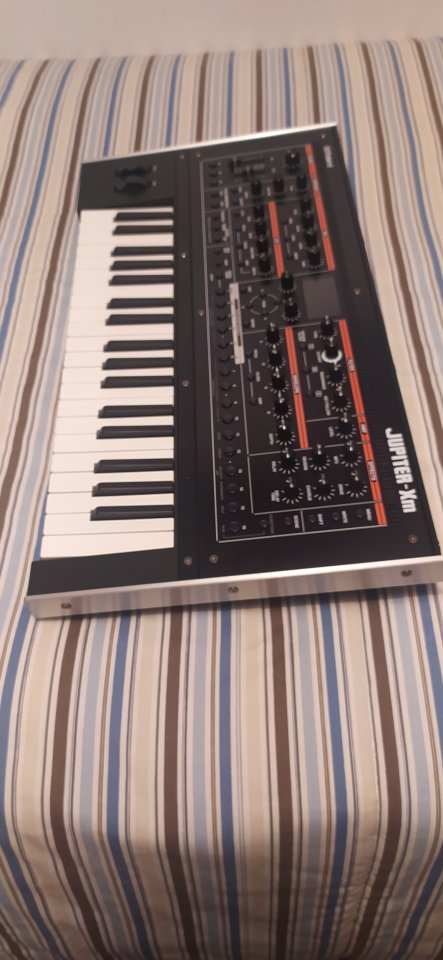 Roland Jupiter Xm de segunda mano · Foto 2 de 7 · Pontevedra · 1000 €
