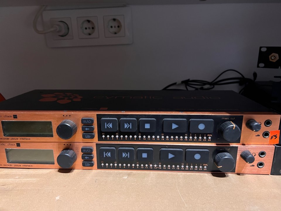 Varios equipos directo/estudio