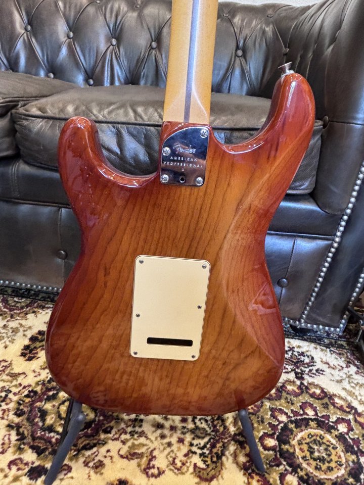 Fender American Professional II Stratocaster HSS Sienna 75th Anniversary de segunda mano · Foto 6 de 7 · Pontevedra · 1550 €