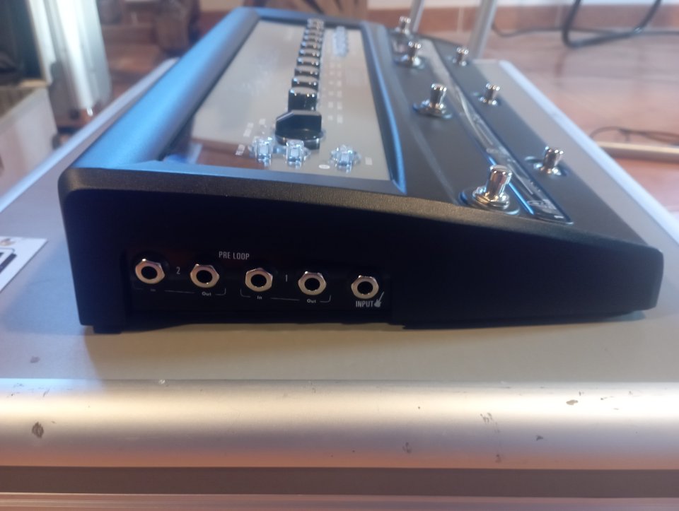 Pedalera amplificada black Spirit 200