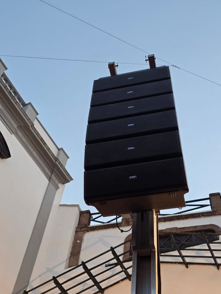 FBT Mitus 206LA sistema completo line array con subs y rigging