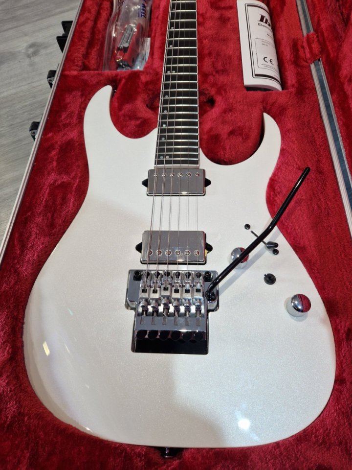 Ibanez RG5320 de segunda mano · Foto 5 de 6 · Navarra · 1699 €