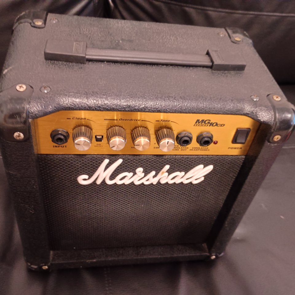 Amplificador Marshall de segunda mano · Foto 2 de 5 · Málaga · 40 €