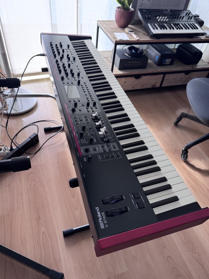 Roland V-Stage 88