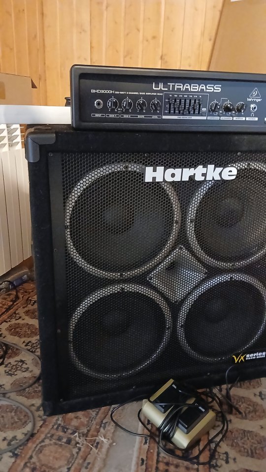 Cabezal Behringer UltraBass BXD3000H + pantalla HARTKE VX410