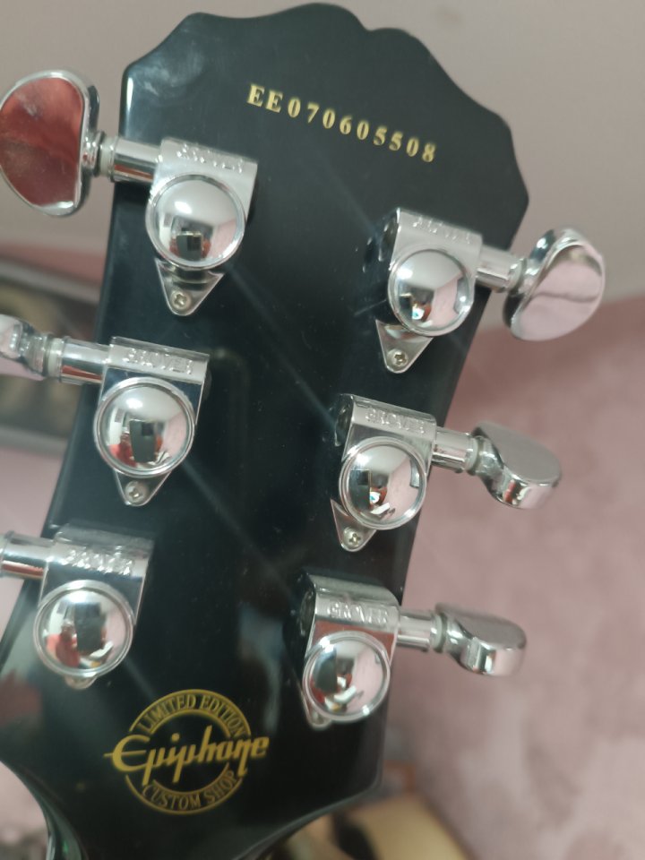 Vendo buena guitarra de segunda mano · Foto 3 de 4 · Tarragona · 325 €
