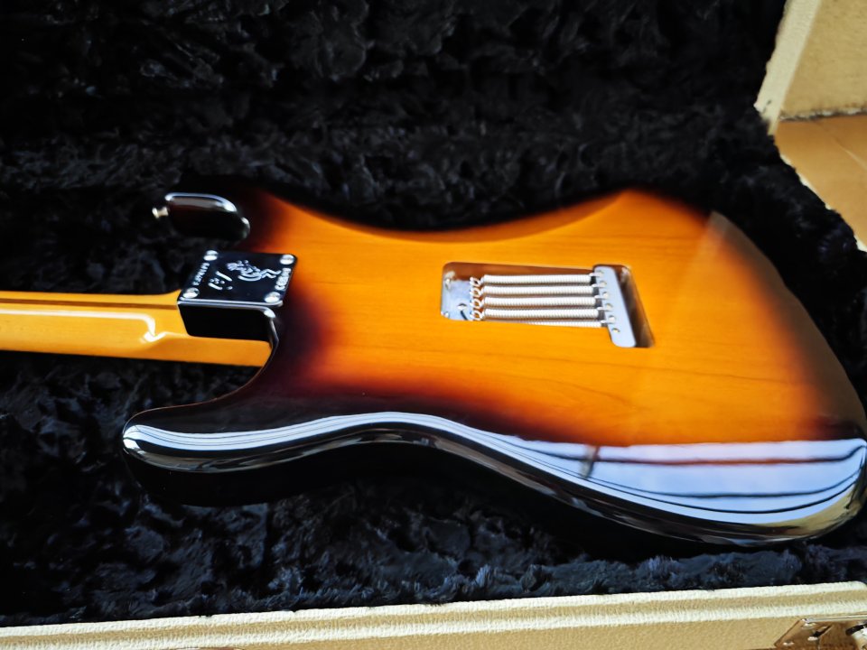 Fender Eric Johnson Stratocaster de segunda mano · Foto 3 de 10 · Girona · 2100 €