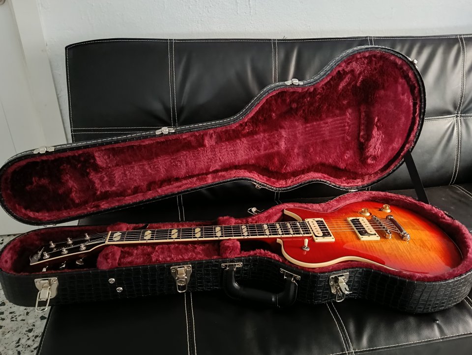 Godin Summit Classic Supreme Limited