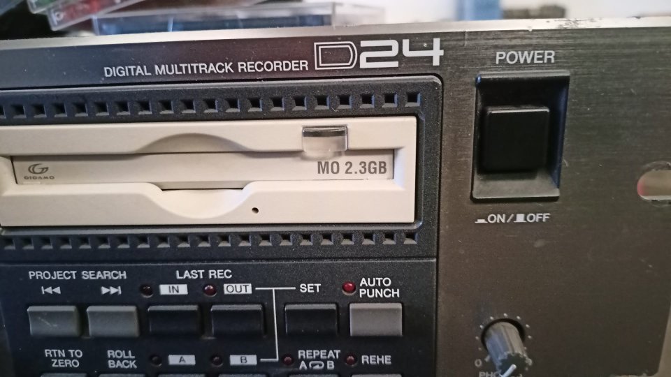 Multipista Yamaha D-24 de segunda mano · Foto 2 de 4 · Zaragoza · 150 €