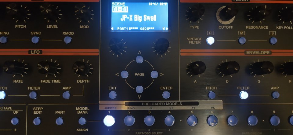 Roland Jupiter Xm de segunda mano · Foto 7 de 7 · Pontevedra · 1000 €