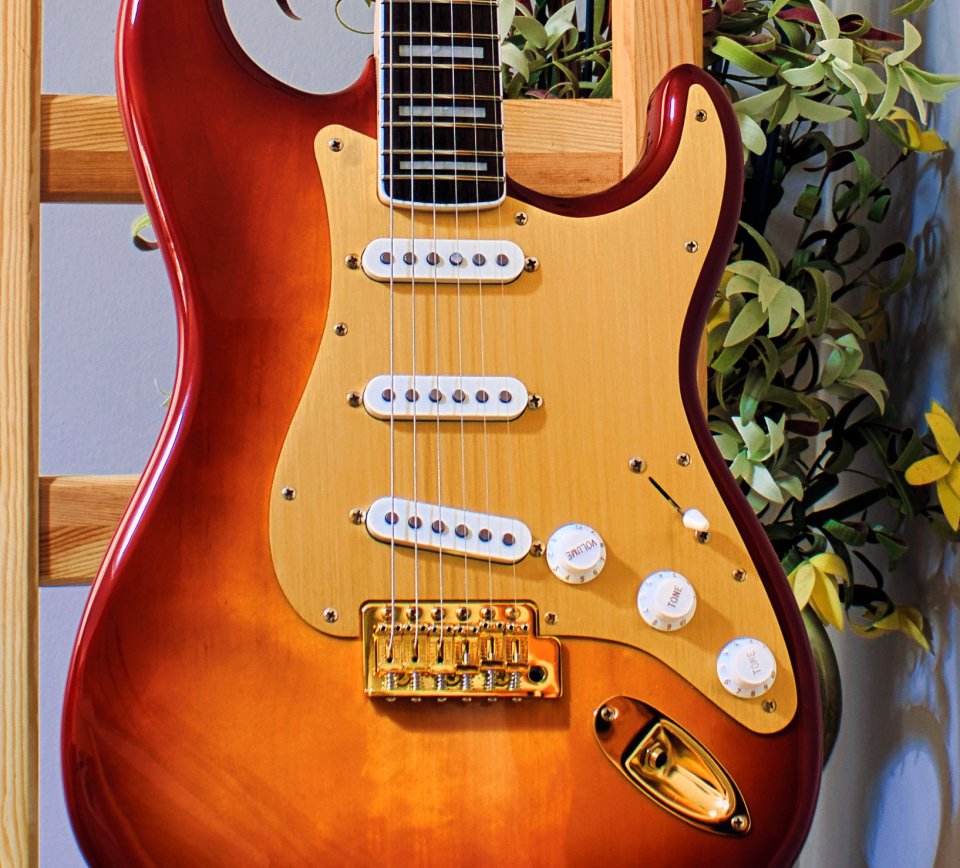 Guitarra eléctrica Squier de Fender 40º aniversario gold edition
