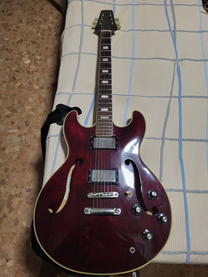 Ariapro2 guitarra vintage