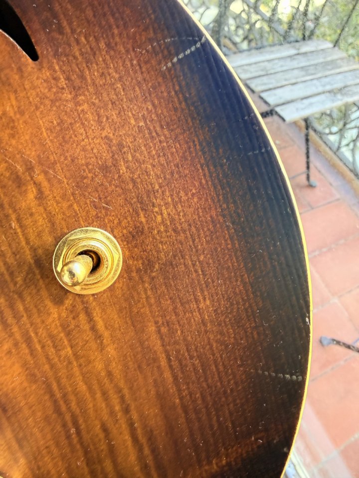 Moffa Lorraine semi hollow de segunda mano · Foto 8 de 10 · Barcelona · 7000 €