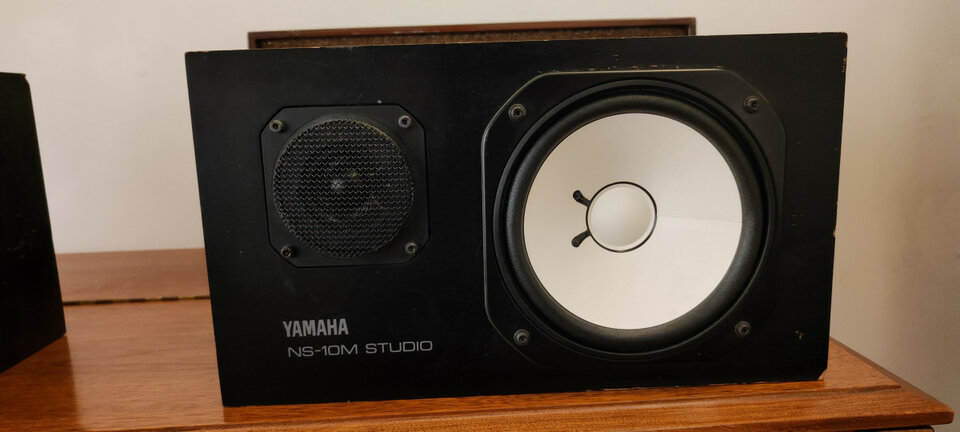 Yamaha NS-10M