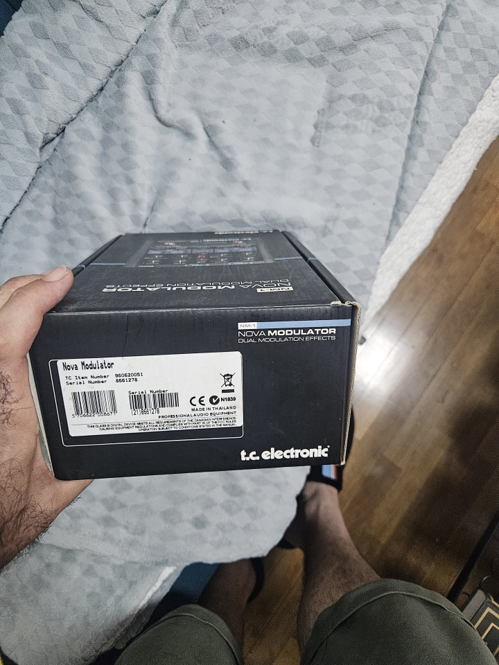 Pedal TC Electronic Nova Modulator con caja , alimentación e instrucciones