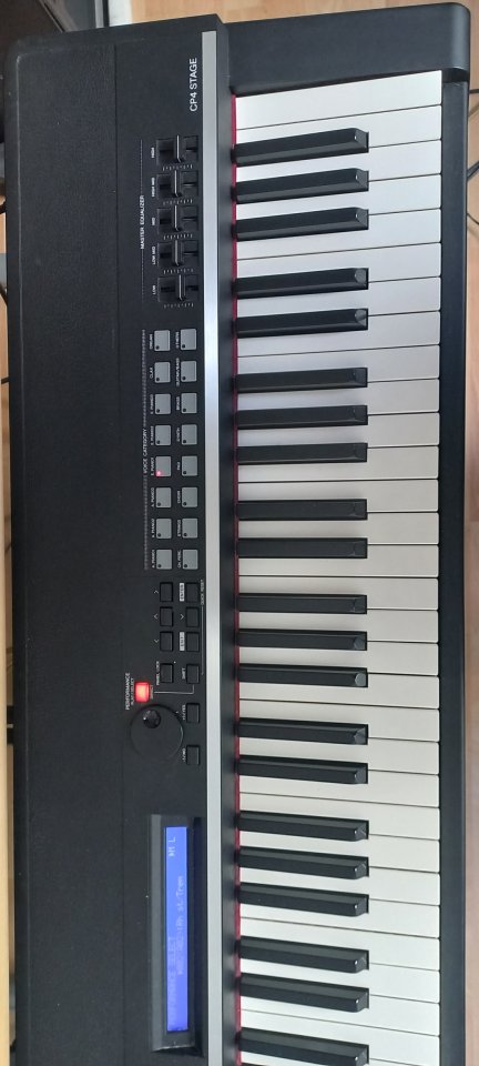 Yamaha CP4 muy bueno  88 teclas madera