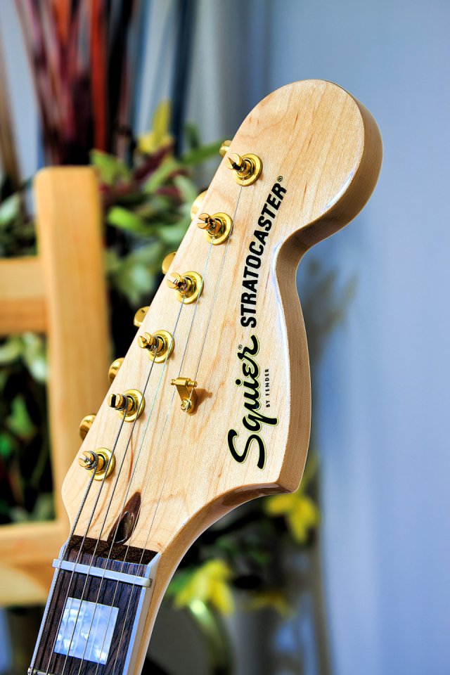 Guitarra eléctrica Squier de Fender 40º aniversario gold edition