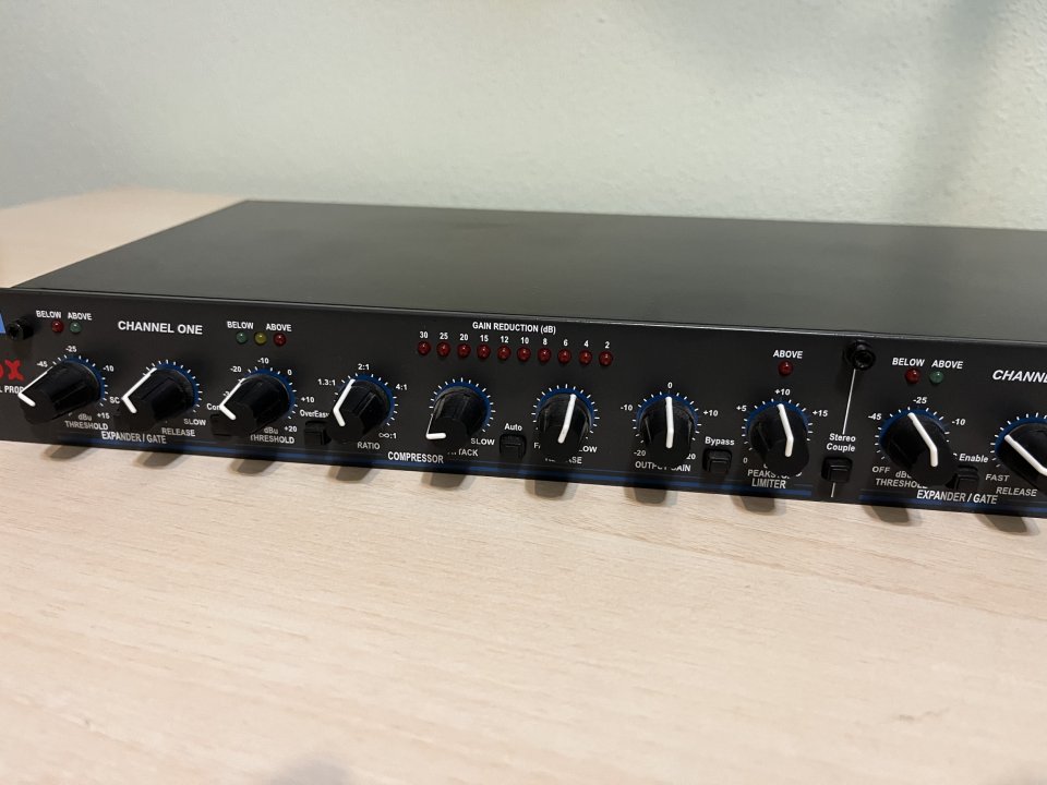 Dbx 166XL Stereo Compressor / 2 unidades