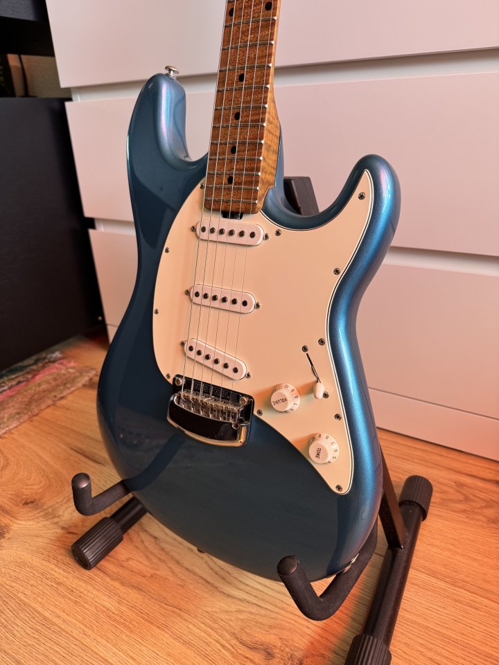 Music Man Cutlass SSS RS de segunda mano · Foto 2 de 10 · Madrid · 2300 €