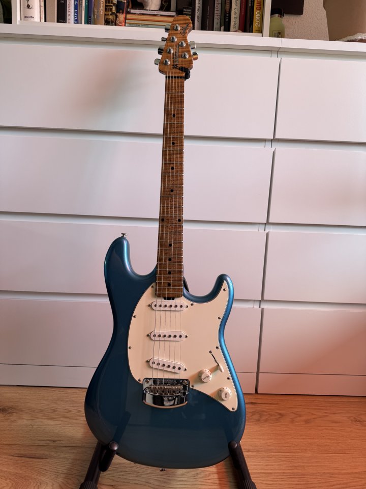 Music Man Cutlass SSS RS de segunda mano · Foto 4 de 10 · Madrid · 2300 €