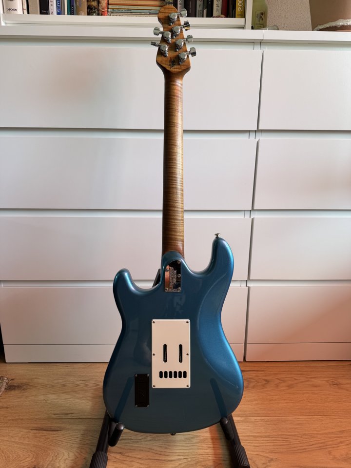 Music Man Cutlass SSS RS de segunda mano · Foto 5 de 10 · Madrid · 2300 €
