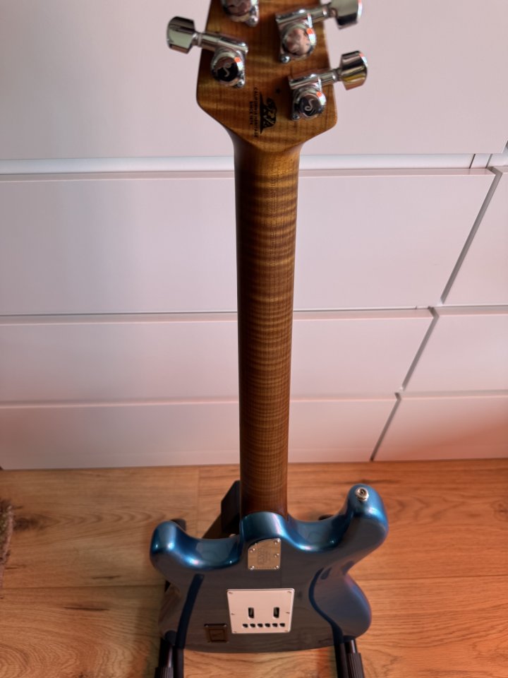 Music Man Cutlass SSS RS de segunda mano · Foto 6 de 10 · Madrid · 2300 €