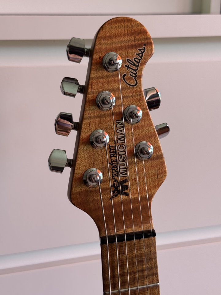 Music Man Cutlass SSS RS de segunda mano · Foto 7 de 10 · Madrid · 2300 €