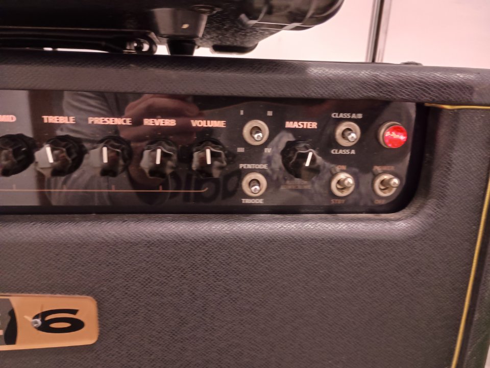 Amplificador Line 6 valvulas (averiado)
