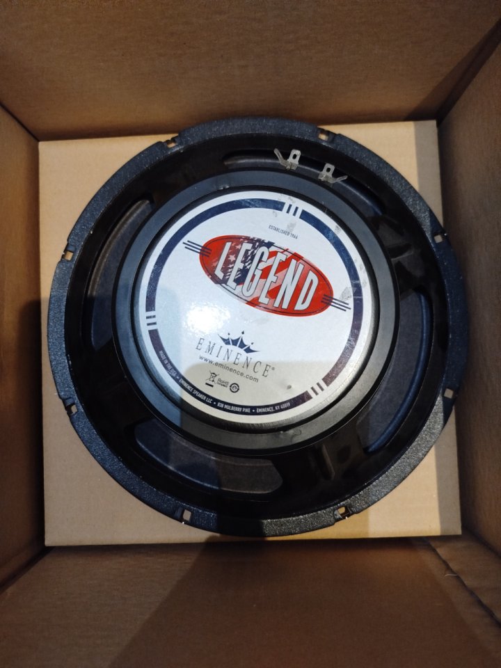 Altavoz EMINENCE LEGEND de segunda mano · Foto 1 de 3 · Bizkaia · 50 €
