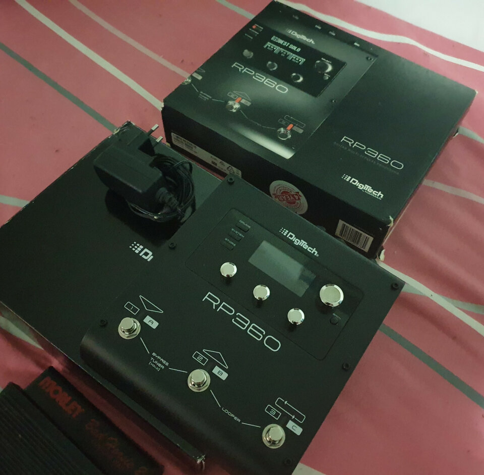 Digitech RP360 procesador multiefectos