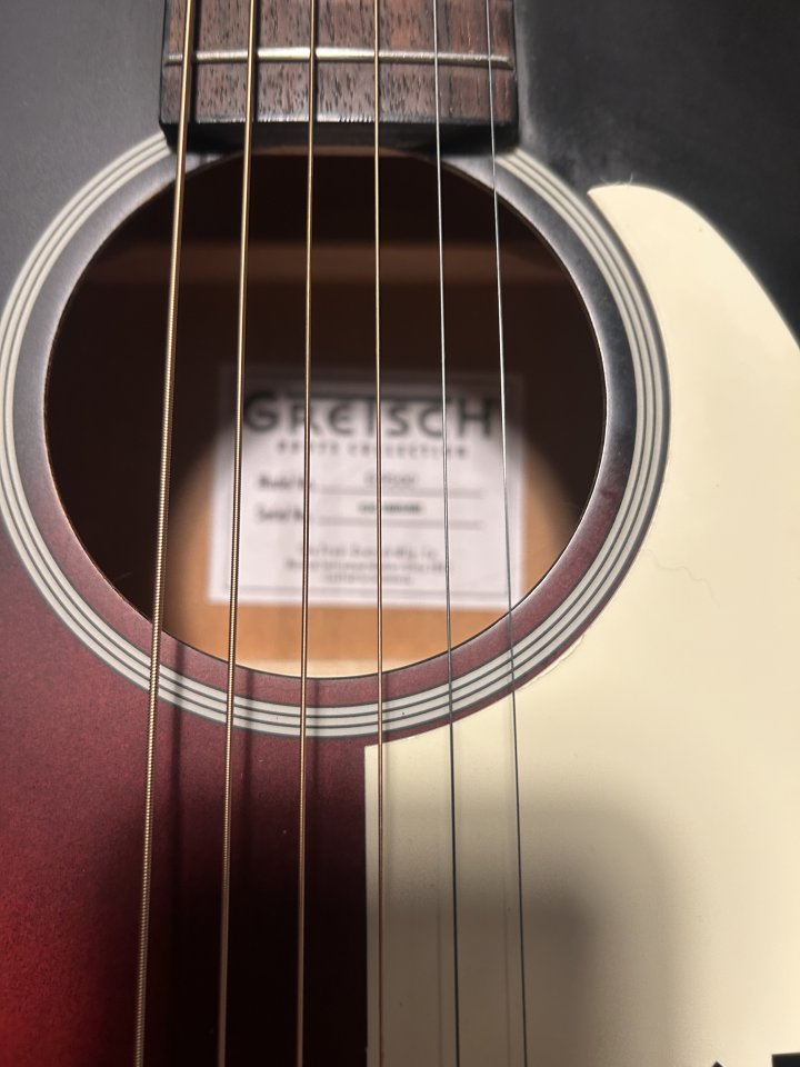 Gretsch G9500 Jim Dandy + Funda de segunda mano · Foto 3 de 6 · Valencia · 140 €