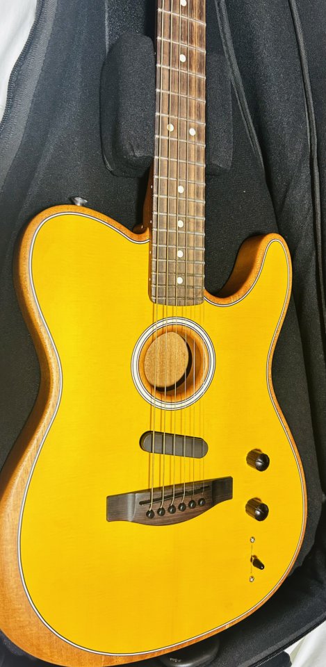 Impresionante Guitarra Fender Acoustasonic Player de segunda mano · Foto 1 de 5 · Segovia · 850 €
