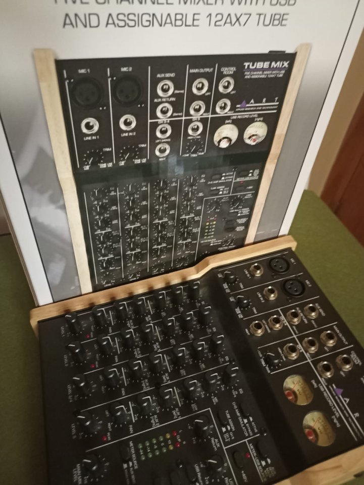 VENDO MESA ART TUBE MIX de segunda mano · Foto 1 de 10 · Alicante · 339 €