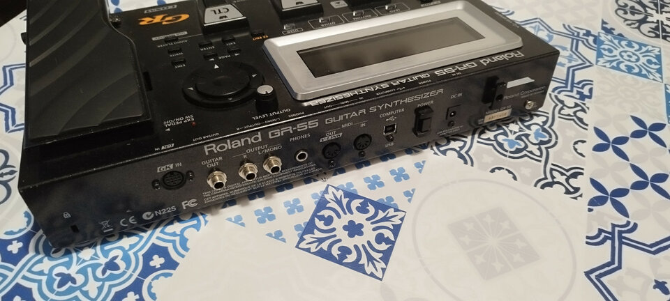 Sintetizador Guitarra Roland GR55 de segunda mano · Foto 2 de 5 · Madrid · 350 €