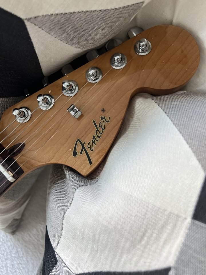 Fender Tom Delonge Starcaster SFG RF NO CAMBIOS