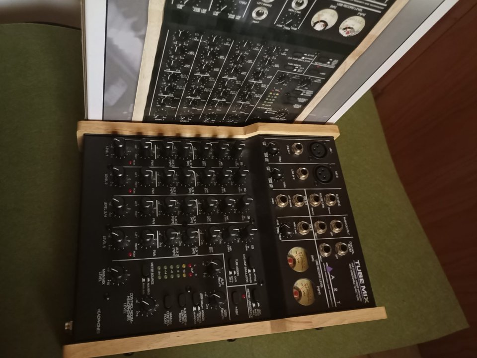 VENDO MESA ART TUBE MIX de segunda mano · Foto 2 de 10 · Alicante · 339 €