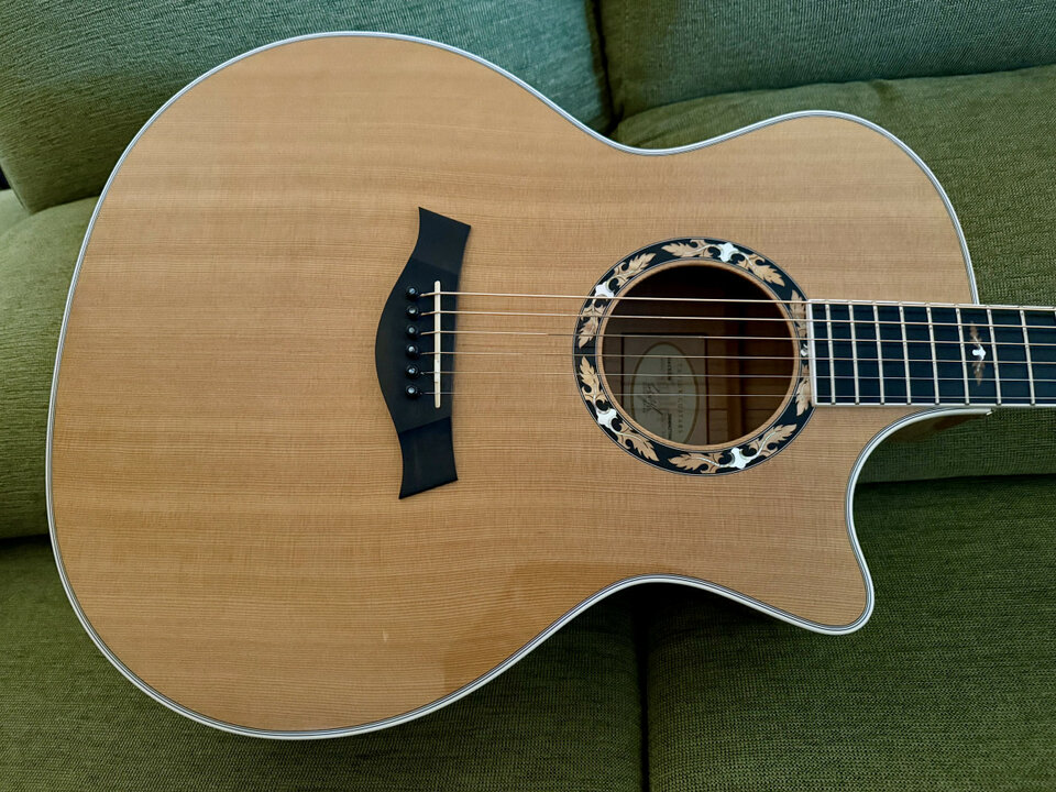 Guitarra acústica TAYLOR 30º ANIVERSARIO MODEL 614-CE-L30