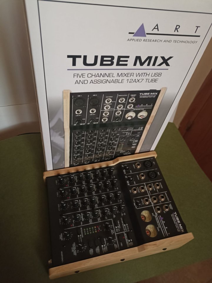 VENDO MESA ART TUBE MIX de segunda mano · Foto 3 de 10 · Alicante · 339 €