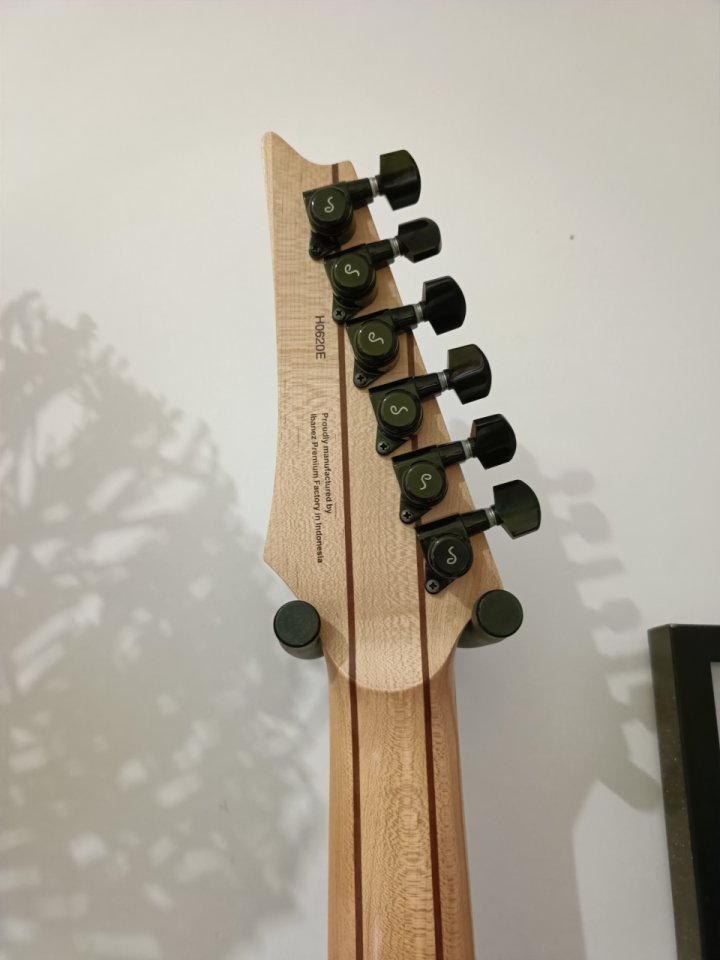 Ibanez RG premium 721W de segunda mano · Foto 6 de 7 · Madrid · 490 €