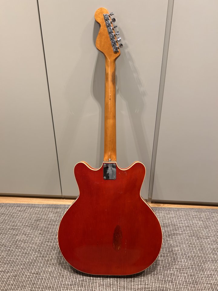 Fender Coronado II (1967) - Candy Apple Red con Vibrato Original