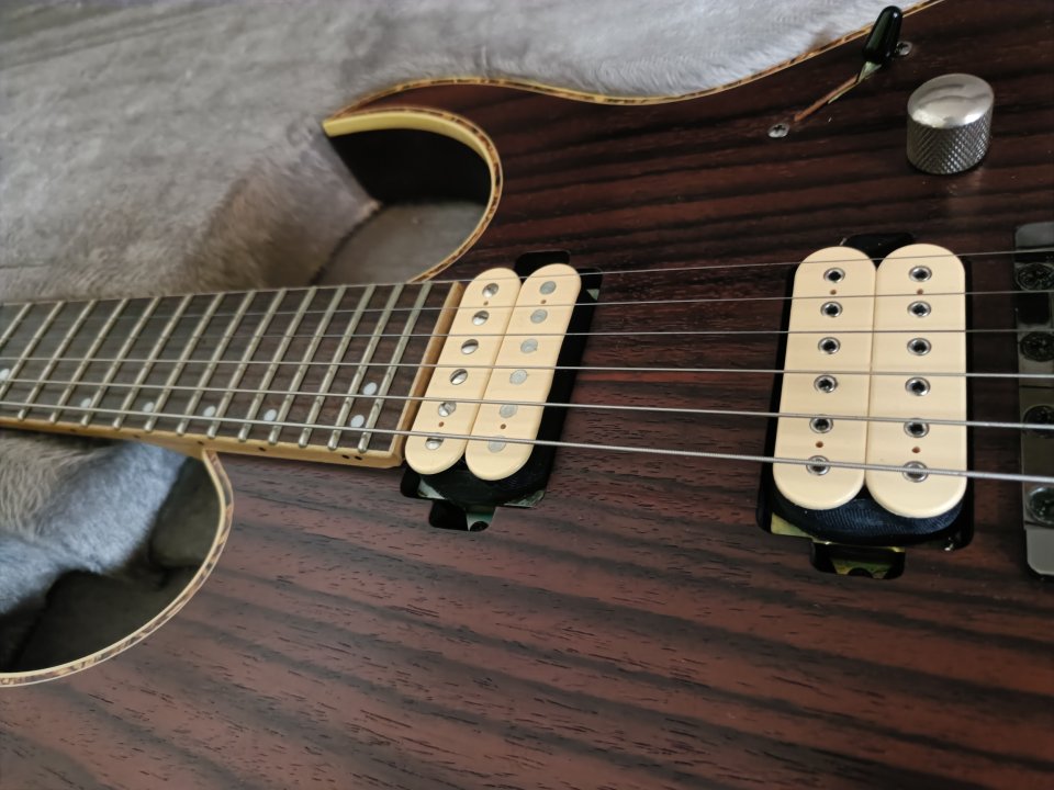 Ibanez RG premium 721W de segunda mano · Foto 7 de 7 · Madrid · 490 €