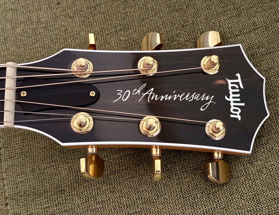 Guitarra acústica TAYLOR 30º ANIVERSARIO MODEL 614-CE-L30