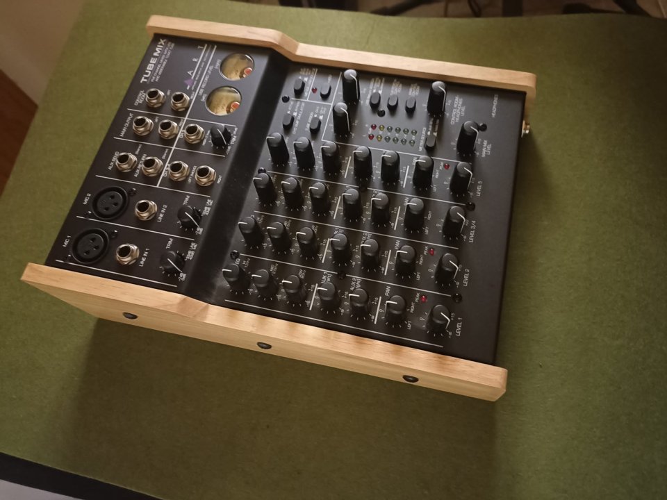 VENDO MESA ART TUBE MIX de segunda mano · Foto 6 de 10 · Alicante · 339 €