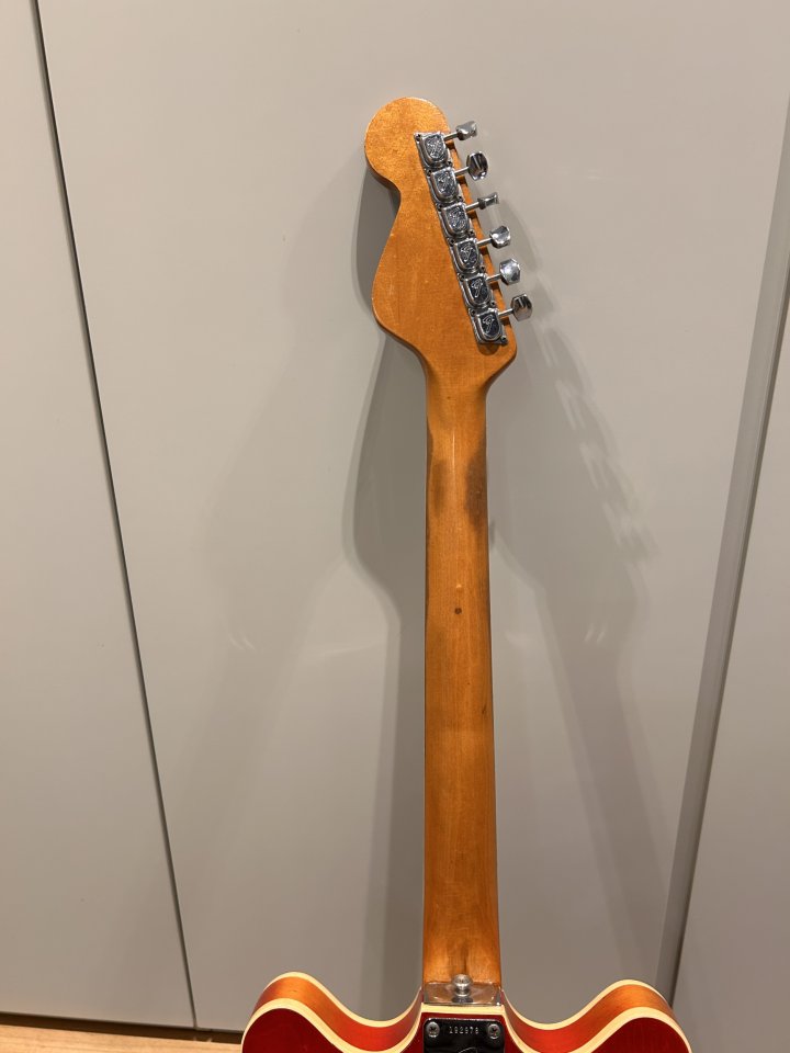 Fender Coronado II (1967) - Candy Apple Red con Vibrato Original